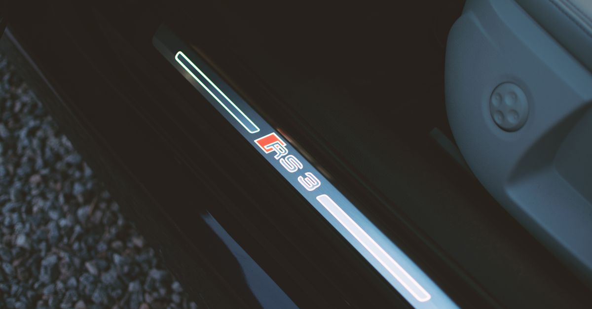 Audi car key fob — Iron Locksmiths