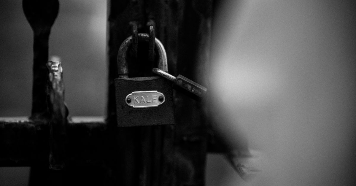 front door lock key — Iron Locksmiths